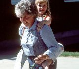 400px-Grandmother_and_granddaughter