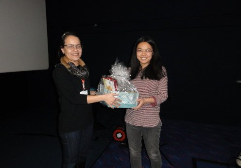 Dr Annika Gillis (Université Catholique de Louvain, Belgium)with feedback prize winner Ms Bihe Chen (University of Cambridge, UK)